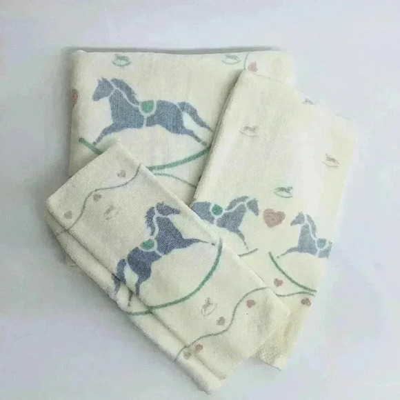 Fieldcrest Towel Set 3 PC Bathroom Bath Rocking Horse Bath Hand & Fingertips - Picture 1 of 2
